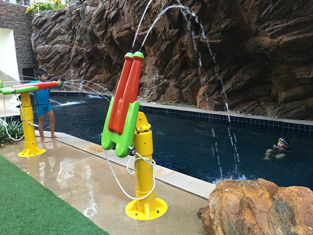 Grand Caribbean Resort Jomtian Pattaya Exteriör bild