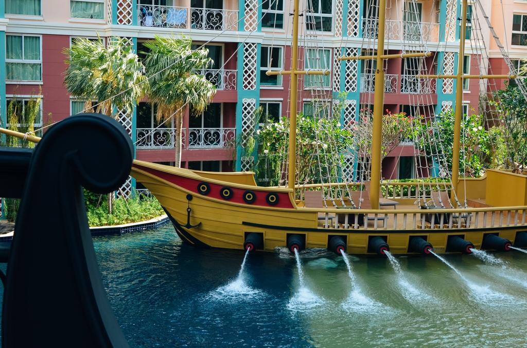 Grand Caribbean Resort Jomtian Pattaya Exteriör bild