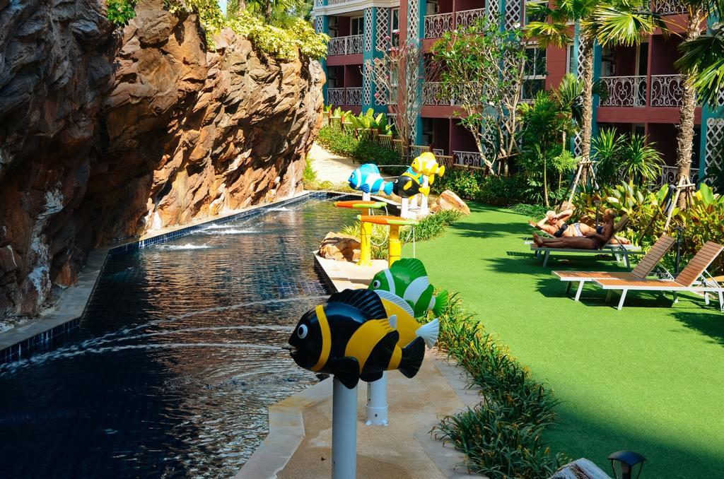 Grand Caribbean Resort Jomtian Pattaya Exteriör bild